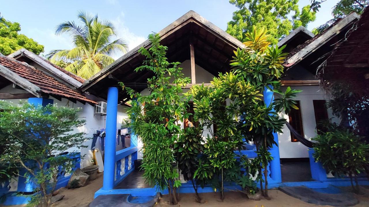 Surf Beach Hotel Arugam Bay Exteriör bild