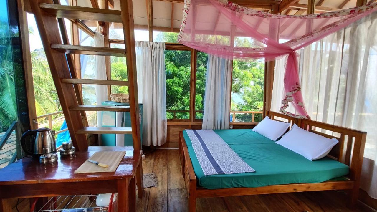 Surf Beach Hotel Arugam Bay Exteriör bild