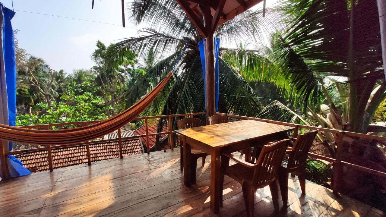 Surf Beach Hotel Arugam Bay Exteriör bild