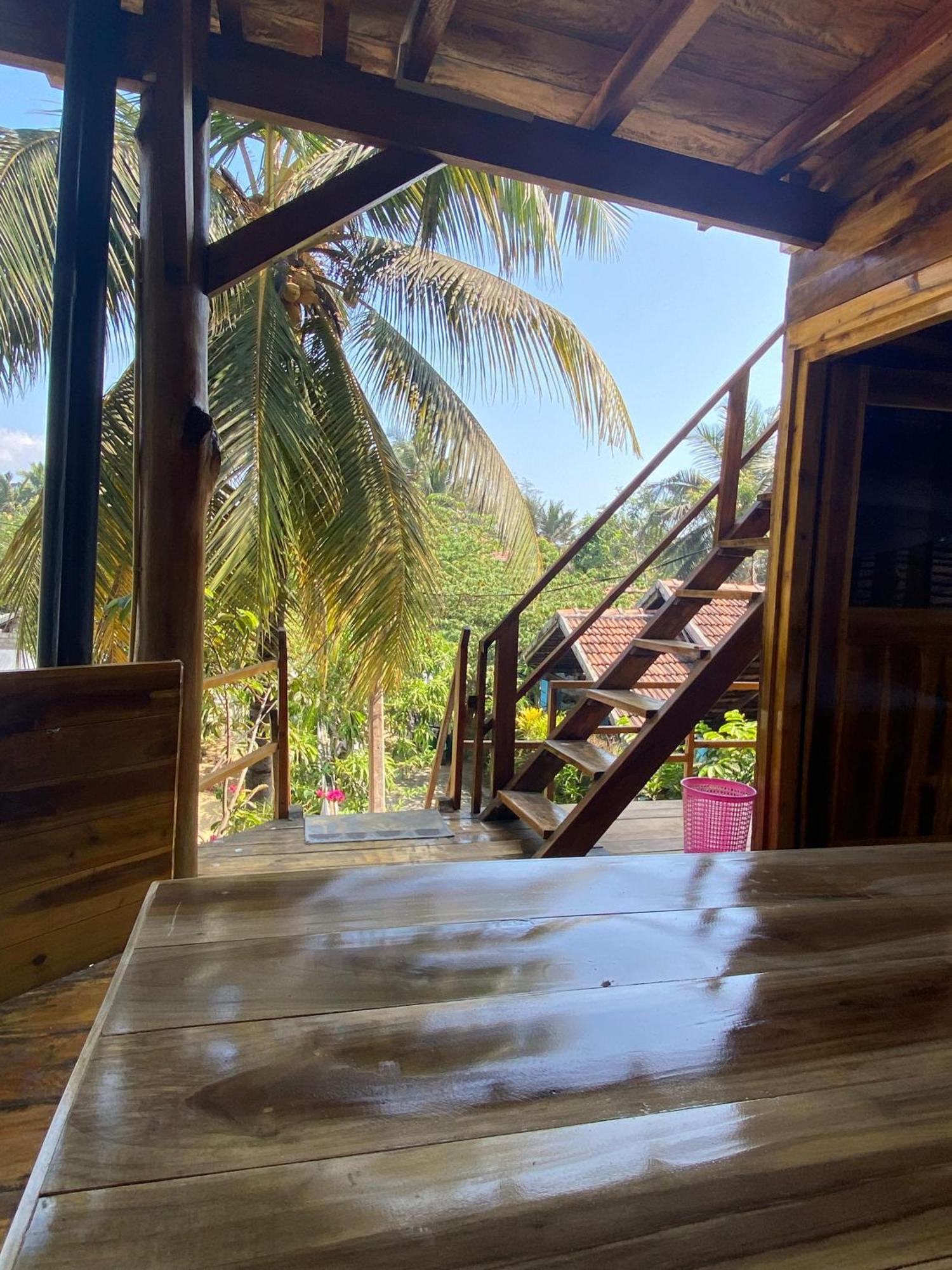 Surf Beach Hotel Arugam Bay Exteriör bild